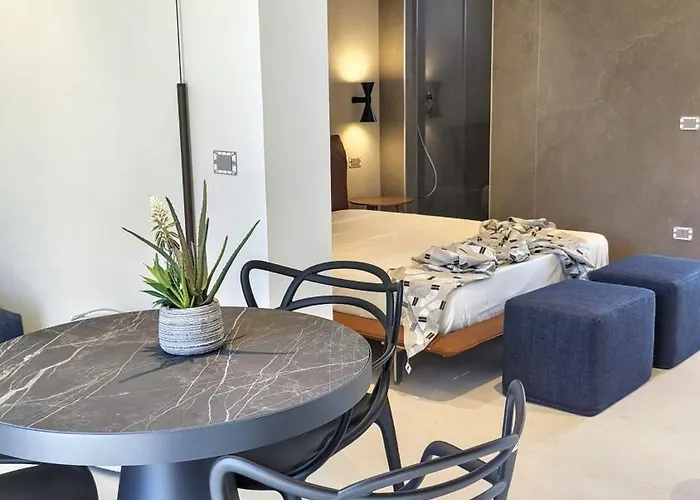 Casa Lombardo *